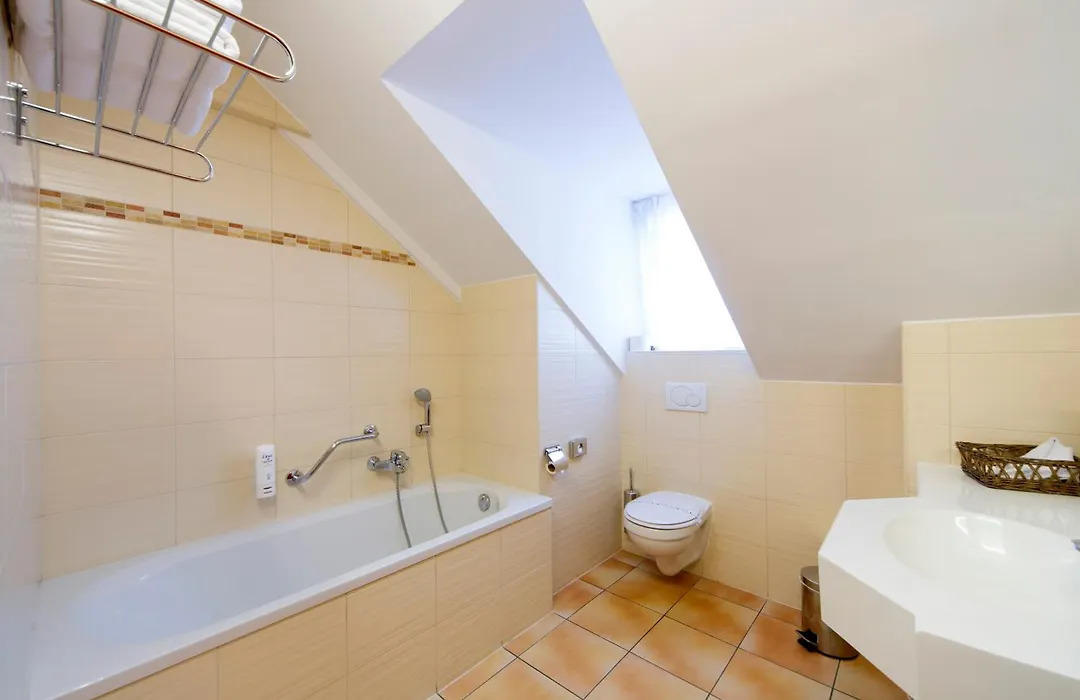 Hotel Leo Station et Annexes-1